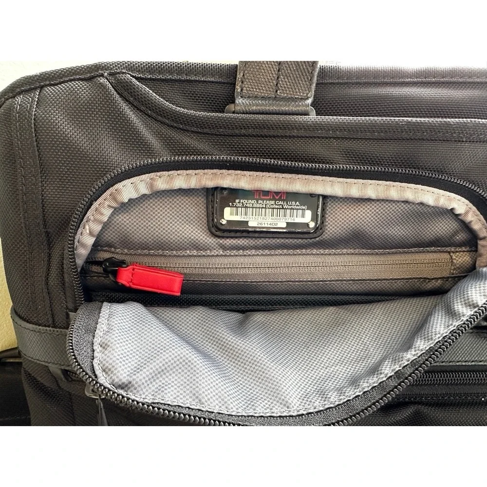 Tumi Alpha Medium laptop briefcase Bag leather details mens unisex